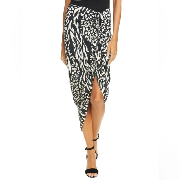 Veronica Beard | Ari Skirt in Black Ikat Print, Size 4 - Picture 1 of 6